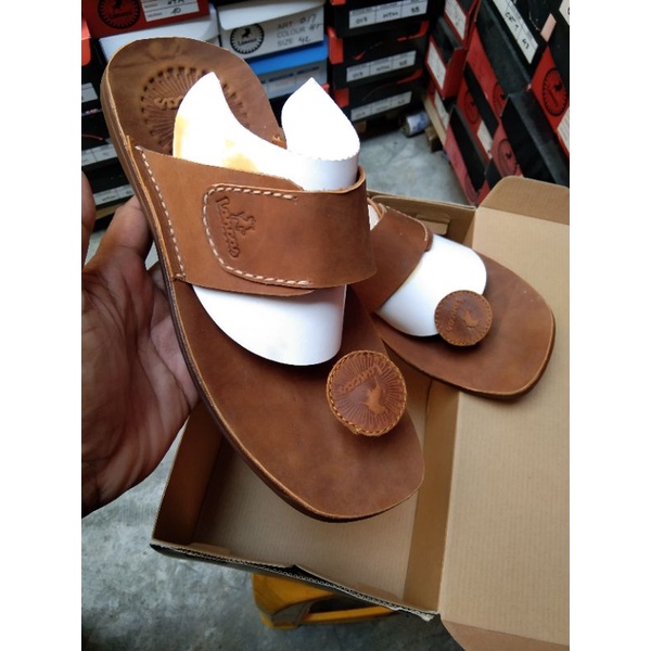 SANDAL KULIT ASLI UNTUK PRIA BERKUALITAS TINGGI
