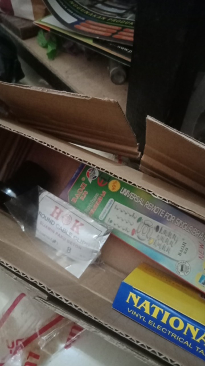 Fiting Plafon E27 Broco Hitam