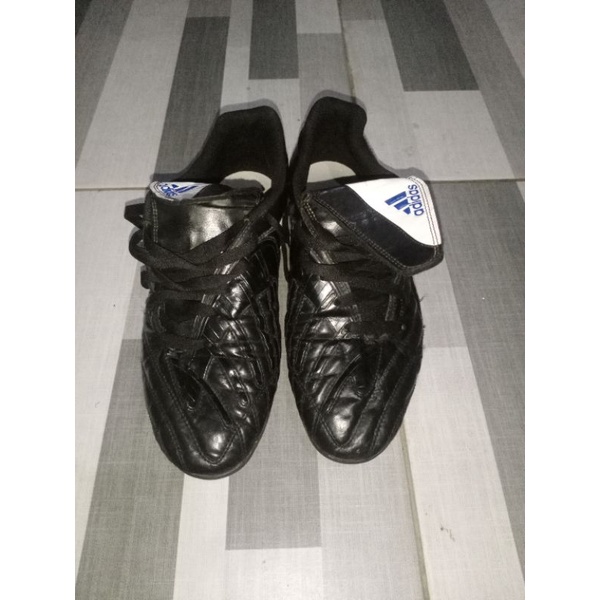 sepatu bola bekas second original