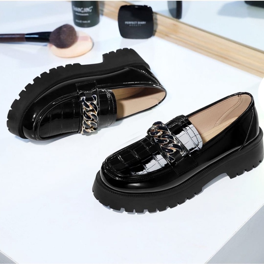 FMS- SEPATU WANUTA LOAFERS DOCMART / SEPATU CROCO RANTAI GOLD ZELLIN 014