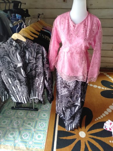 Promo Termurah Sarimbit  Keluarga | Nayaka Batik-couple Annabel Pinguin Tille Lengan Panjang