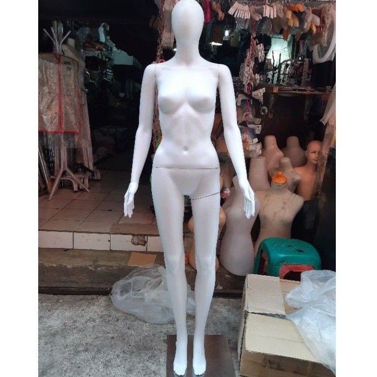 Manekin full body wanita plastik muka alien ( PACKING KARDUS) / Manekin Full Body Alien Cewek Alien Putih ( Bahan Plastik)