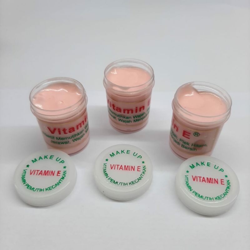 CREAM PEMUTIH WAJAH VITAMIN.E LUSINAN