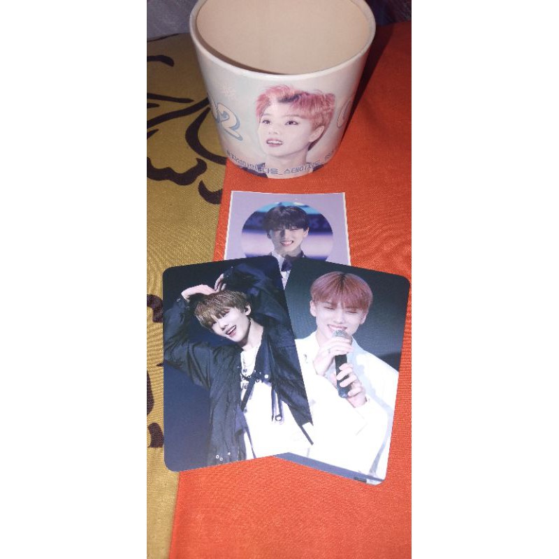 

cup holder Jisung + freebies pc&stiker