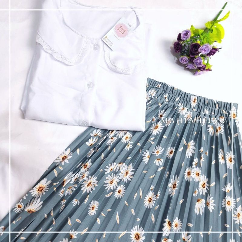 Sunny One Set Blouse + Rok Plisket motif floral | Setelan muslim wanita | Hijab Outfit | Baju muslim
