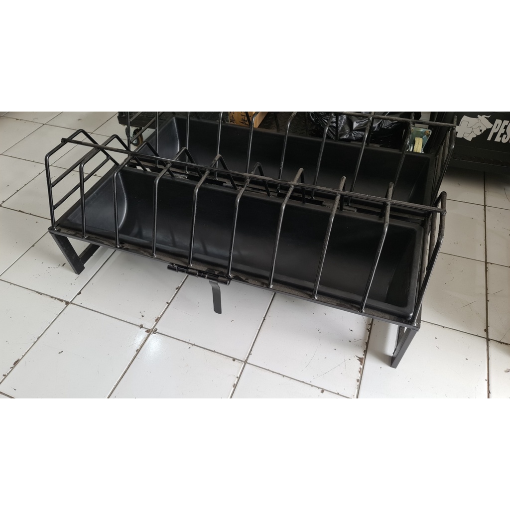 Tempat Pakan Cempe(Anak domba kambing)