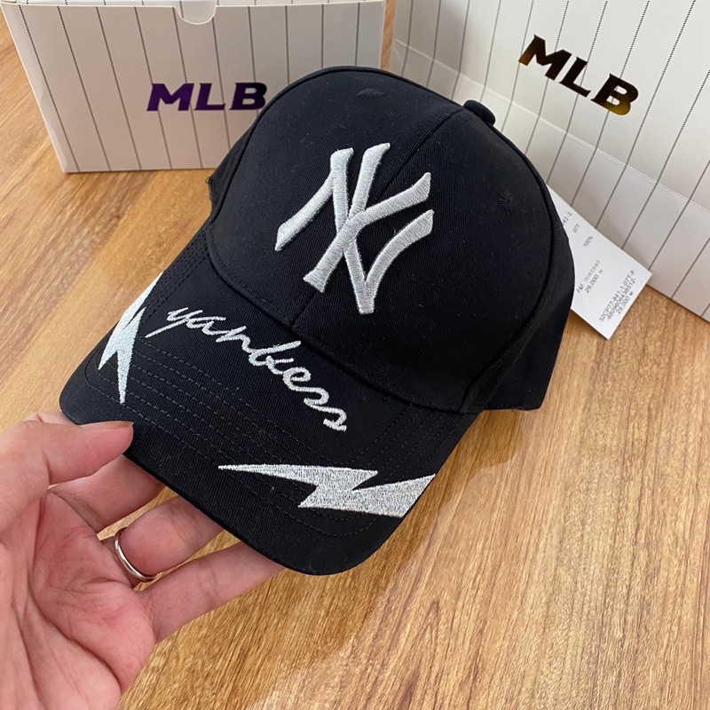New York Yankees Lightning Baseball Cap