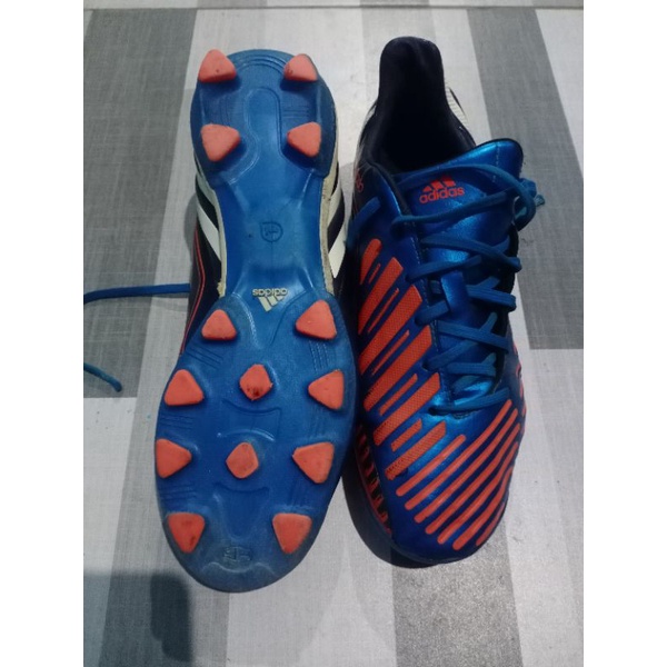 Sepatu bola bekas second original