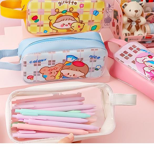 

Tempat Pensil JUMBO KARTUN Anak Perempuan KOSTUM / Tepak Tempat Alat Tulis Besar Polos Gambar Cewek Lucu Imut ✔