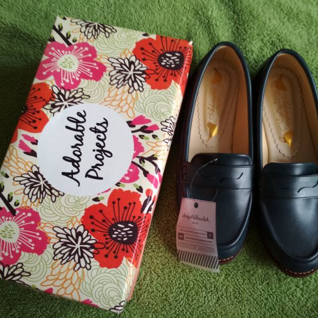 Sepatu wanita adorable project