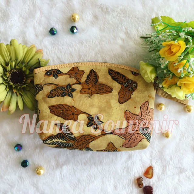 Dompet batik/ dompet blacu/ dompet spunbound/ souvenir dompet batik/ batik dompet/ souvenir batik