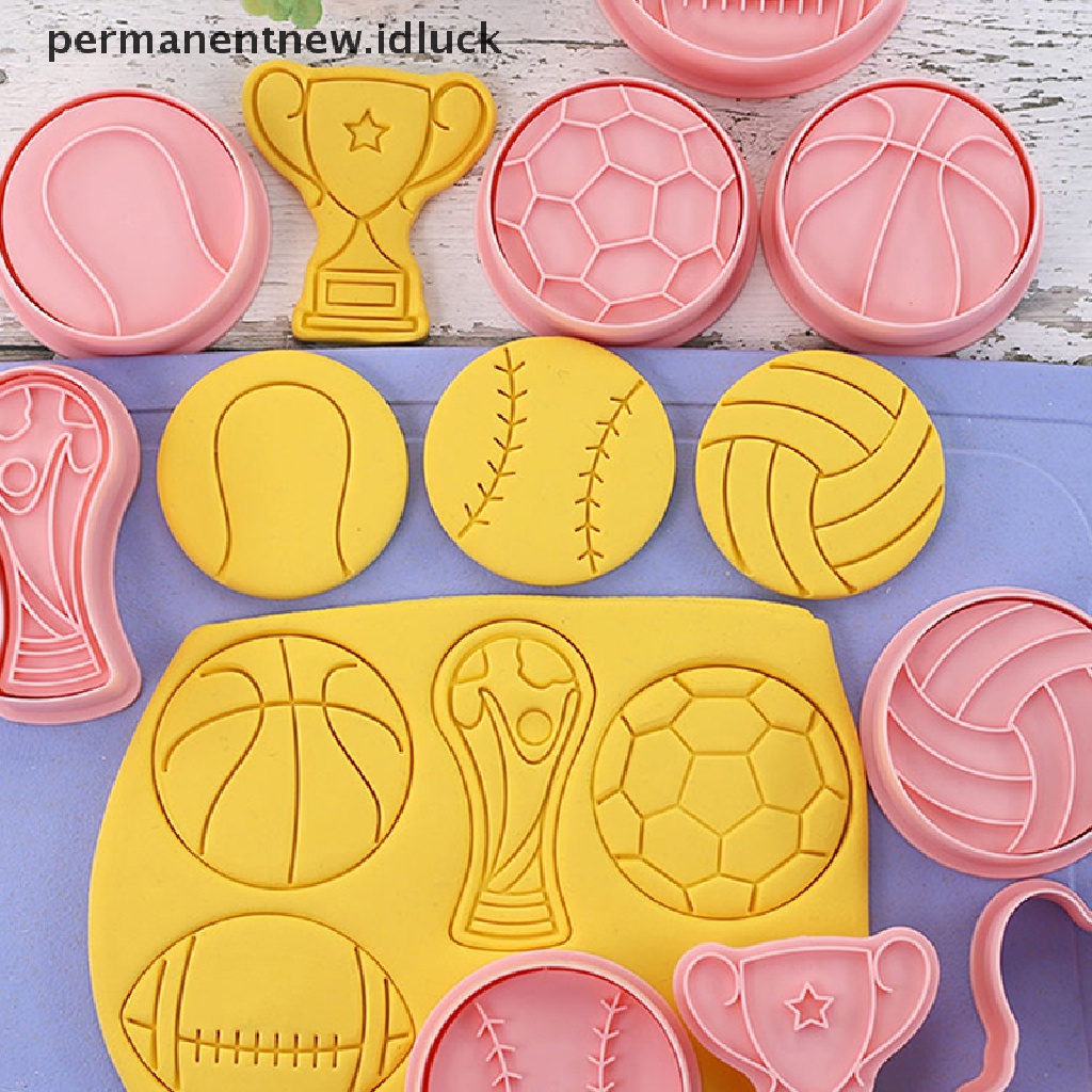 8 Pcs / Set Cetakan Pemotong Kue Bentuk Piala Sepak Bola