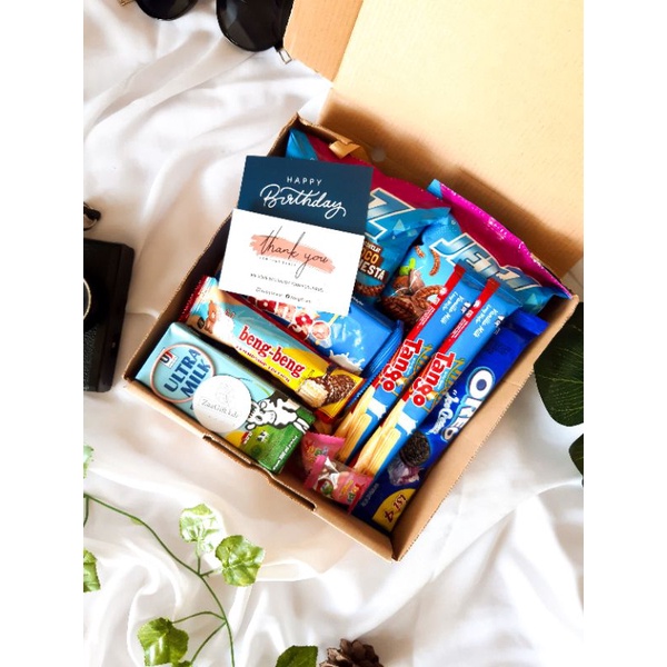 

HAMPERS SNACK / GIFT BOX / KADO ULTAH / ANIVARSARY / VALENTINE / GRADUATION (VARIASI WARNA BIRU)