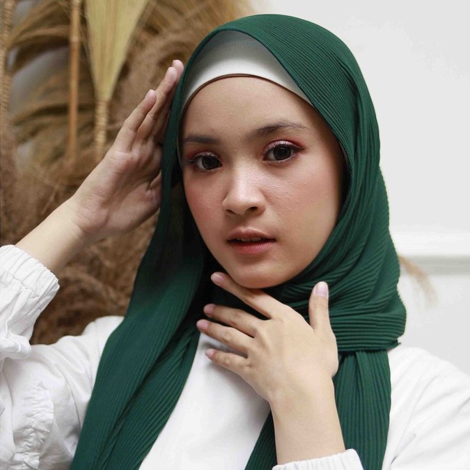 Hijab pashmina plisket FULL TANPA GARIS TENGAH ceruty babydoll 180 x 75 WARNA HIJAU BOTOL
