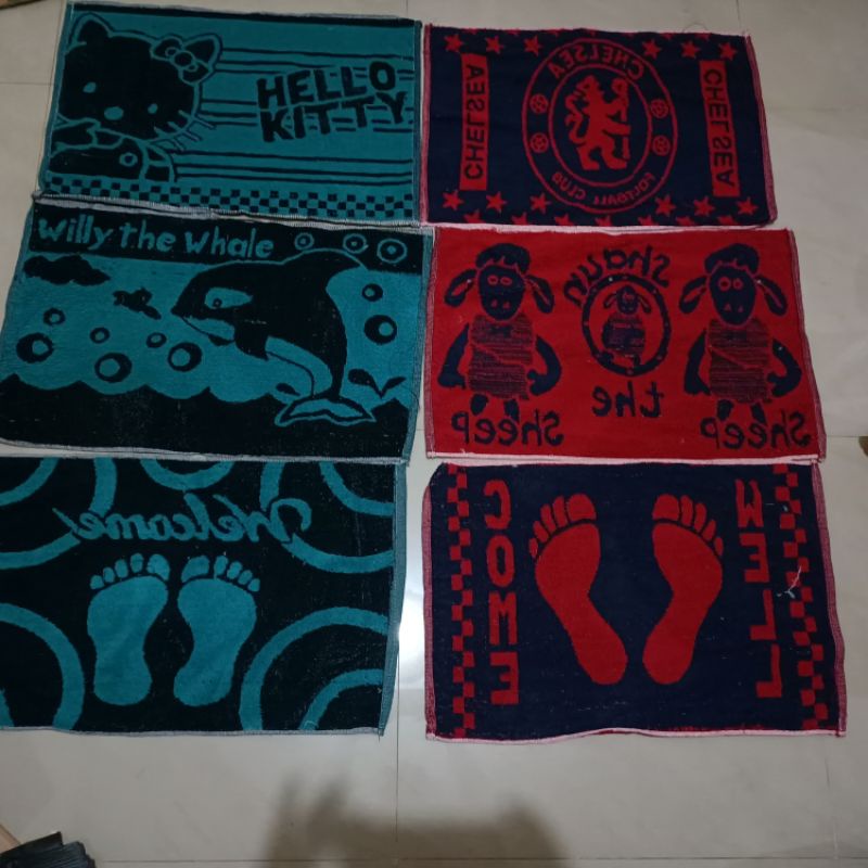 keset handuk motif karakter 40x60 / lap kaki handuk motif karakter