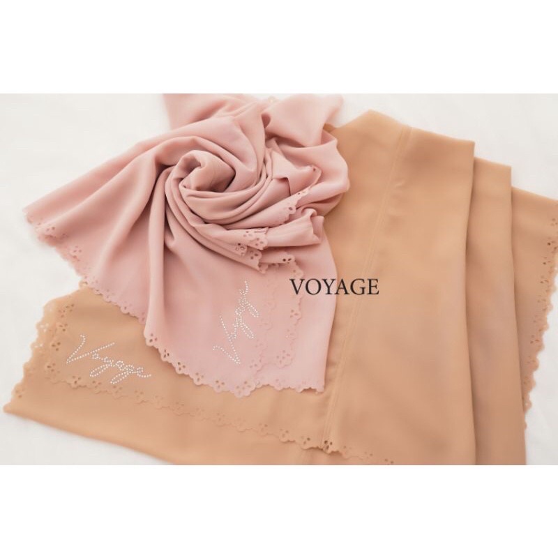 VOYAGE | Pasmina laser Payet press Ceruty