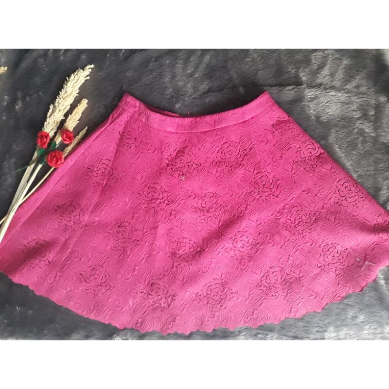 PRELOVED ROK PINK SOLEMIO size L