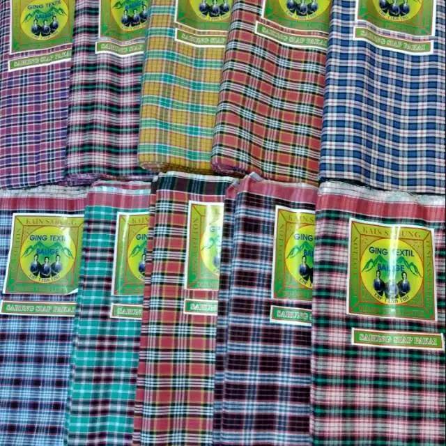 Sarung tenun balige untuk bedong bayi