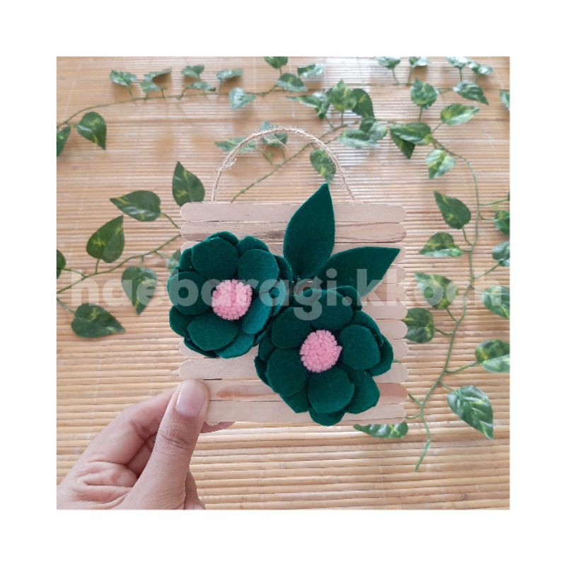 WALL DECOR/HIASAN DINDING STIK ESKRIM/HIASAN DINDING BUNGA KAIN FLANEL/SOUVENIR/CENDERAMATA