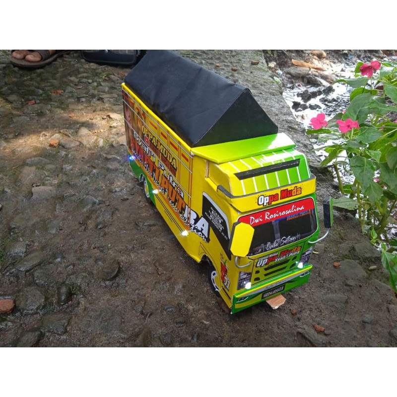 Mainan anak-anak murah Miniatur Truck bahan triplek kayu