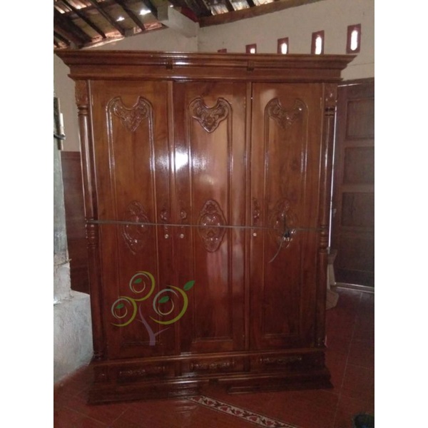 LEMARI PINTU 3 BESAR KAYU JATI