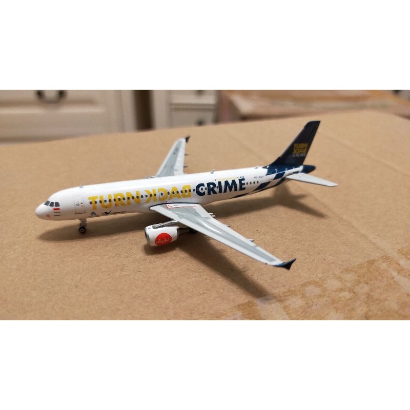 mainan diecast pesawat Phoenix Airbus A320 Air Asia Indonesia Turn Back Crime 1/400