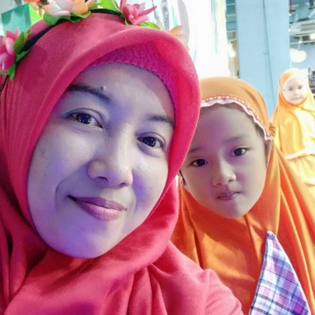 nur_handa1976