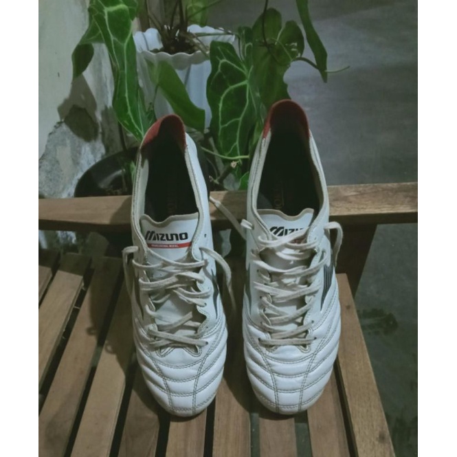 sepatu bola second Mizuno morelia neo