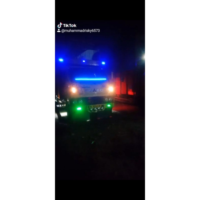 lampu strobo mobil