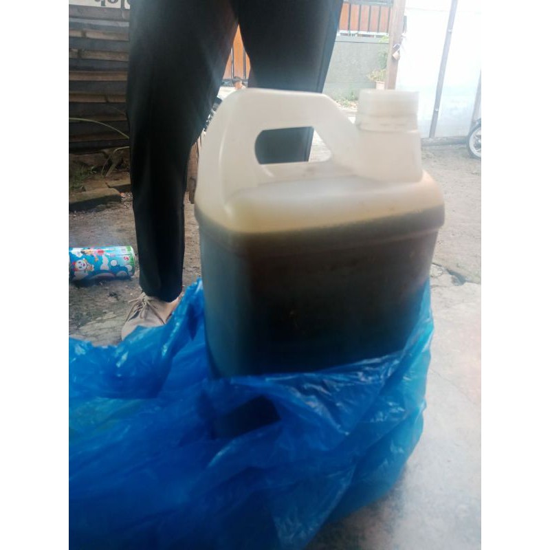 

Madu Hitam Pahit Kemasan 5 Liter