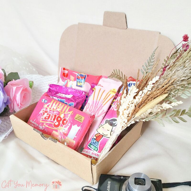 

Gift Snack Box by giftyou.memory (First Spring)