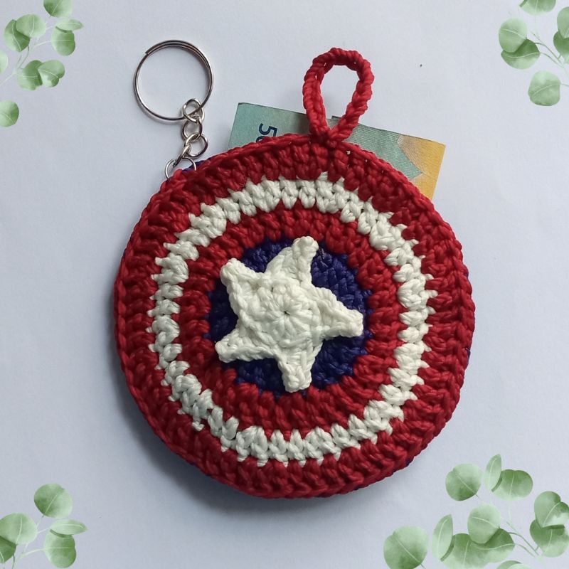 

Amplop Lebaran Rajut / Gantungan Kunci motif Captain America
