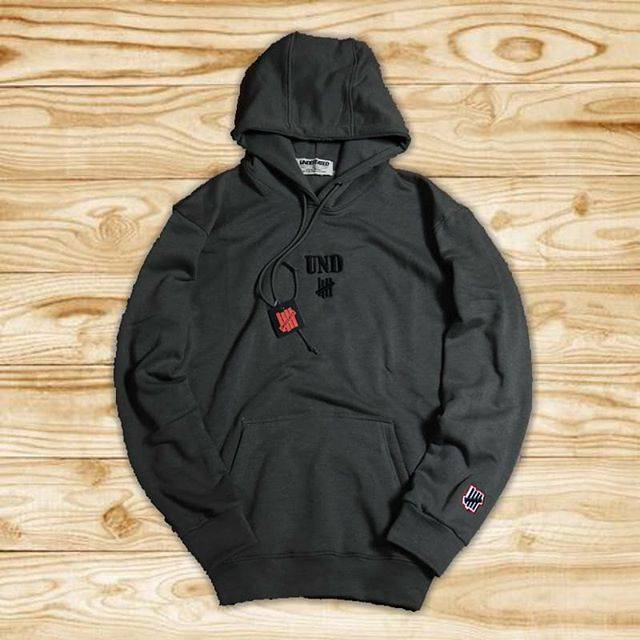 UNDEFEATED HOODIE