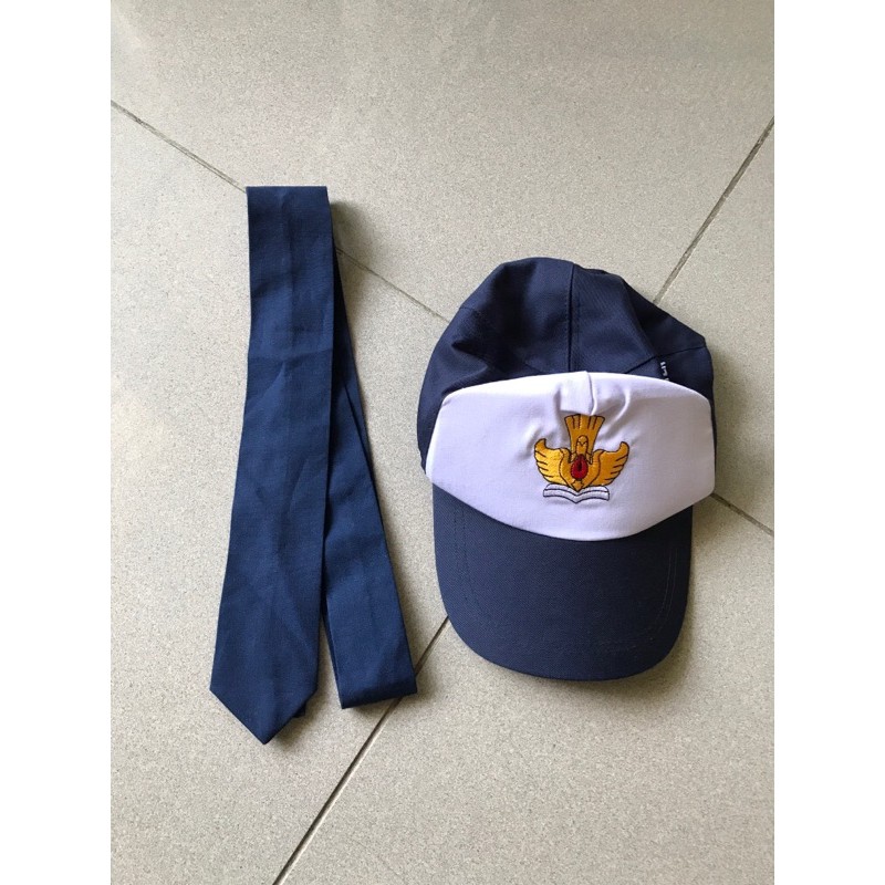 Preloved topi dadi biru SMP
