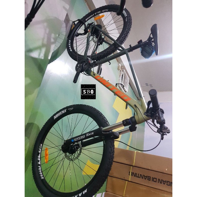 United Clovis 3 27.5 inch