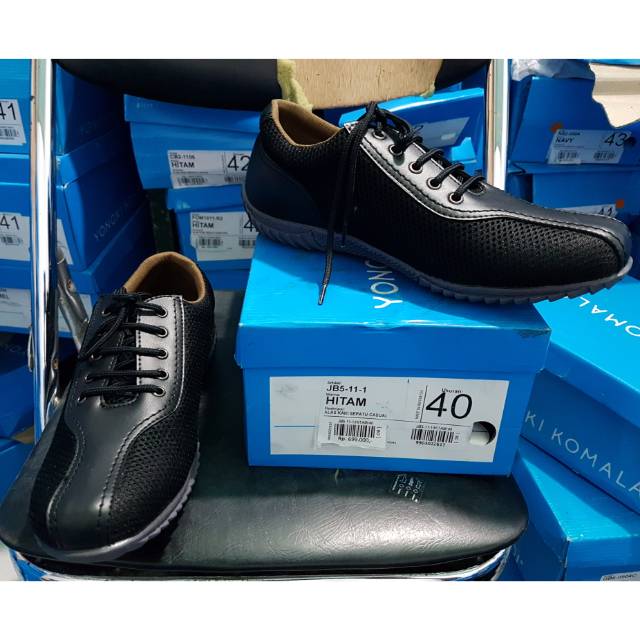 Sepatu casual Pria tali by Yongki komaladi