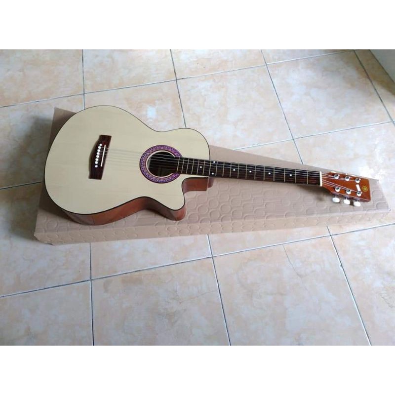 Gitar akustik pemula