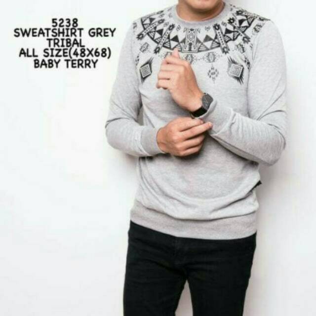 kaos pria lengan panjang motip abstrak abu muda