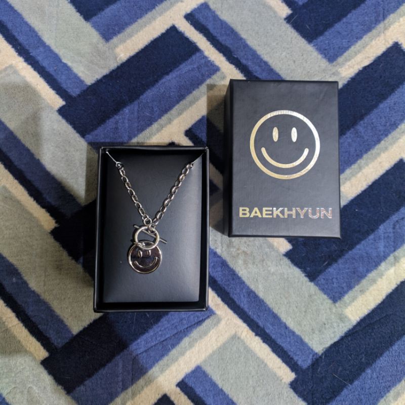 BAEKHYUN LIGHT MD SIGNATURE PENDANT NECKLACE ONLY