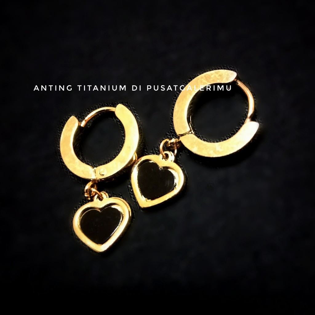 Anting Tiitanium Permata Hitam Love Warna Gold FREE BOX