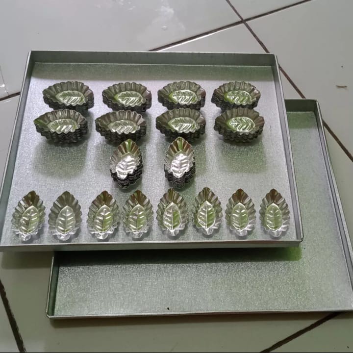 40 pcs cetakan daun nastar + 2 pcs loyang kue kering bahan galvanis anti lengket dan anti karat