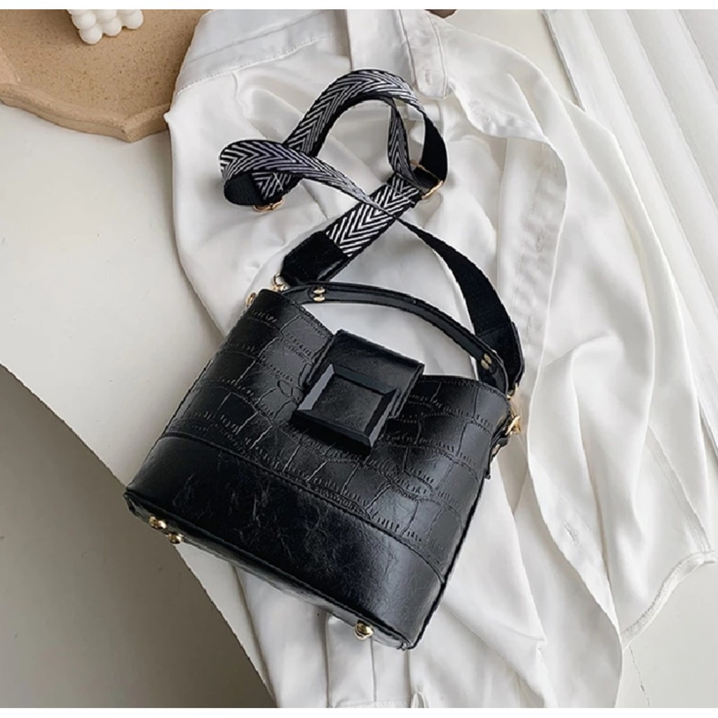 COD Tas Selempang Import Batam Model Korea Terbaru 2021 / Tas Jinjing Wanita / Tas Wanita Terbaru RR