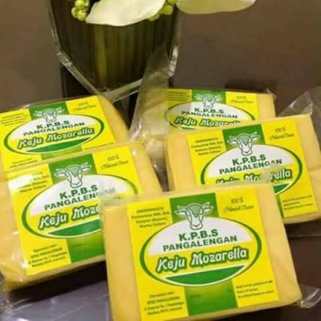 

Keju mozzarella