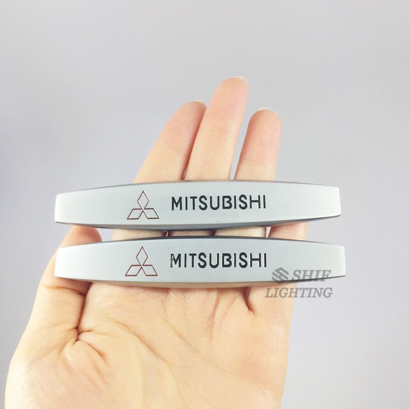 2pcs Stiker Emblem / Label Nama Bahan Metal Untuk Mobil MITSUBISHI