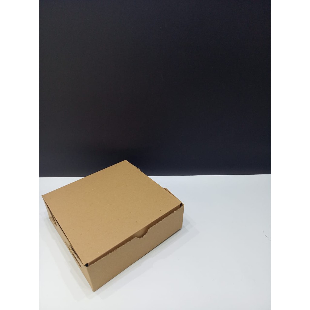

Dus Box Packaging Die Cut Box Karton Packing Murah 22x22x7
