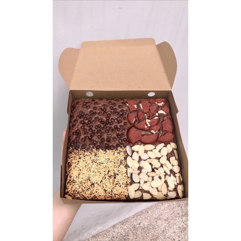 

Premium brownies with 4 topping