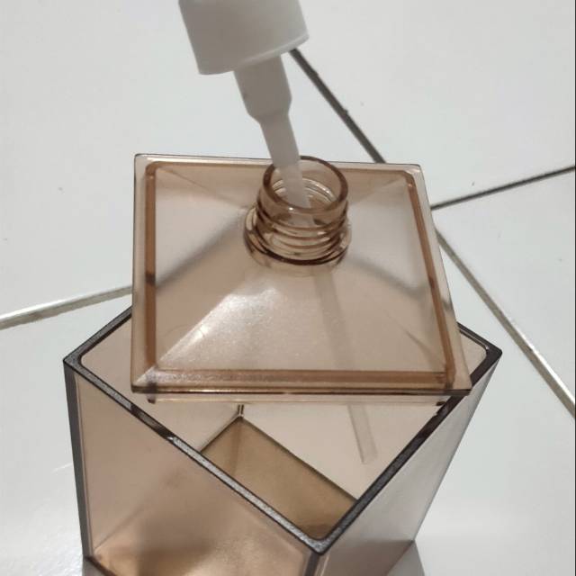 (Tokyo 1) The Square Bottle Pump 600 ml