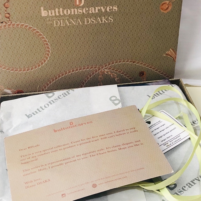 PRELOVED BUTTONSCARVES THE NADA SERIES - SOL - BACA DESKRIPSI ❗️