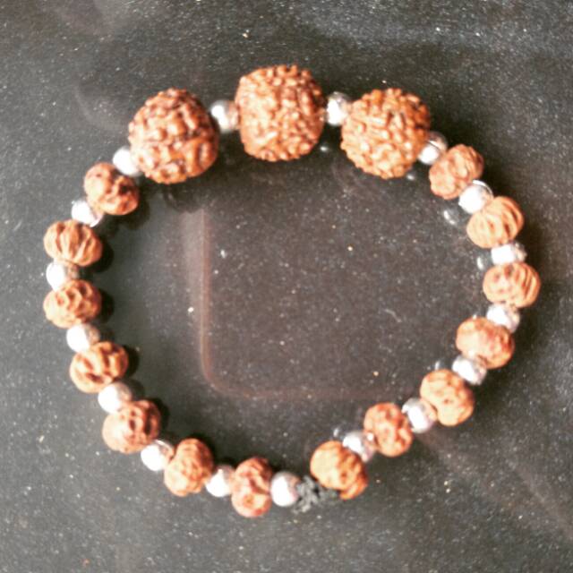 GELANG JENITRI