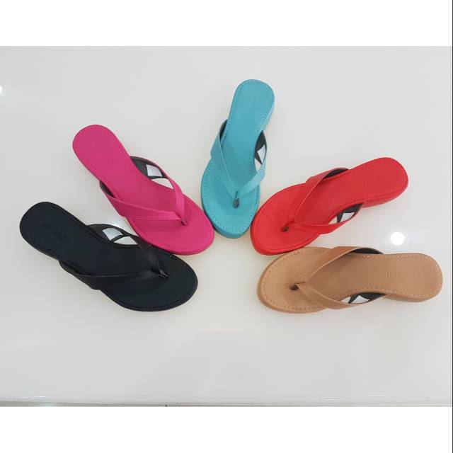 Sandal kelom bungkus alas karet